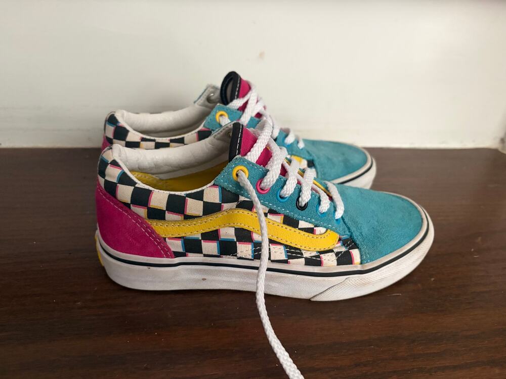 VANS kids 2.5 unisex skate shoes